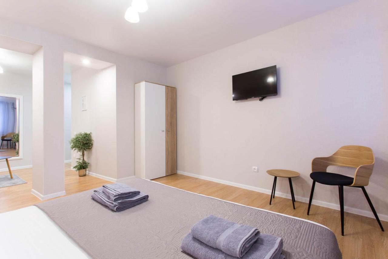 Apartment In The City Center - Gimnasiyna Naberezhna 24A-1 Charkov Exteriér fotografie