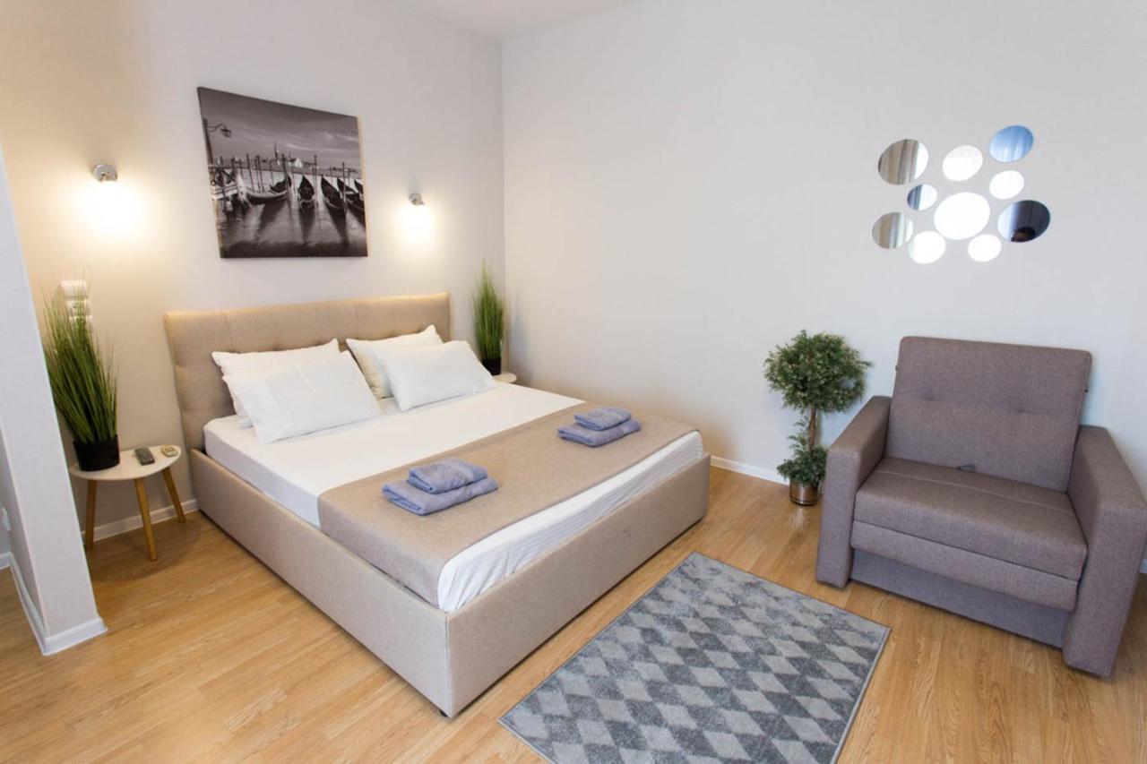 Apartment In The City Center - Gimnasiyna Naberezhna 24A-1 Charkov Exteriér fotografie