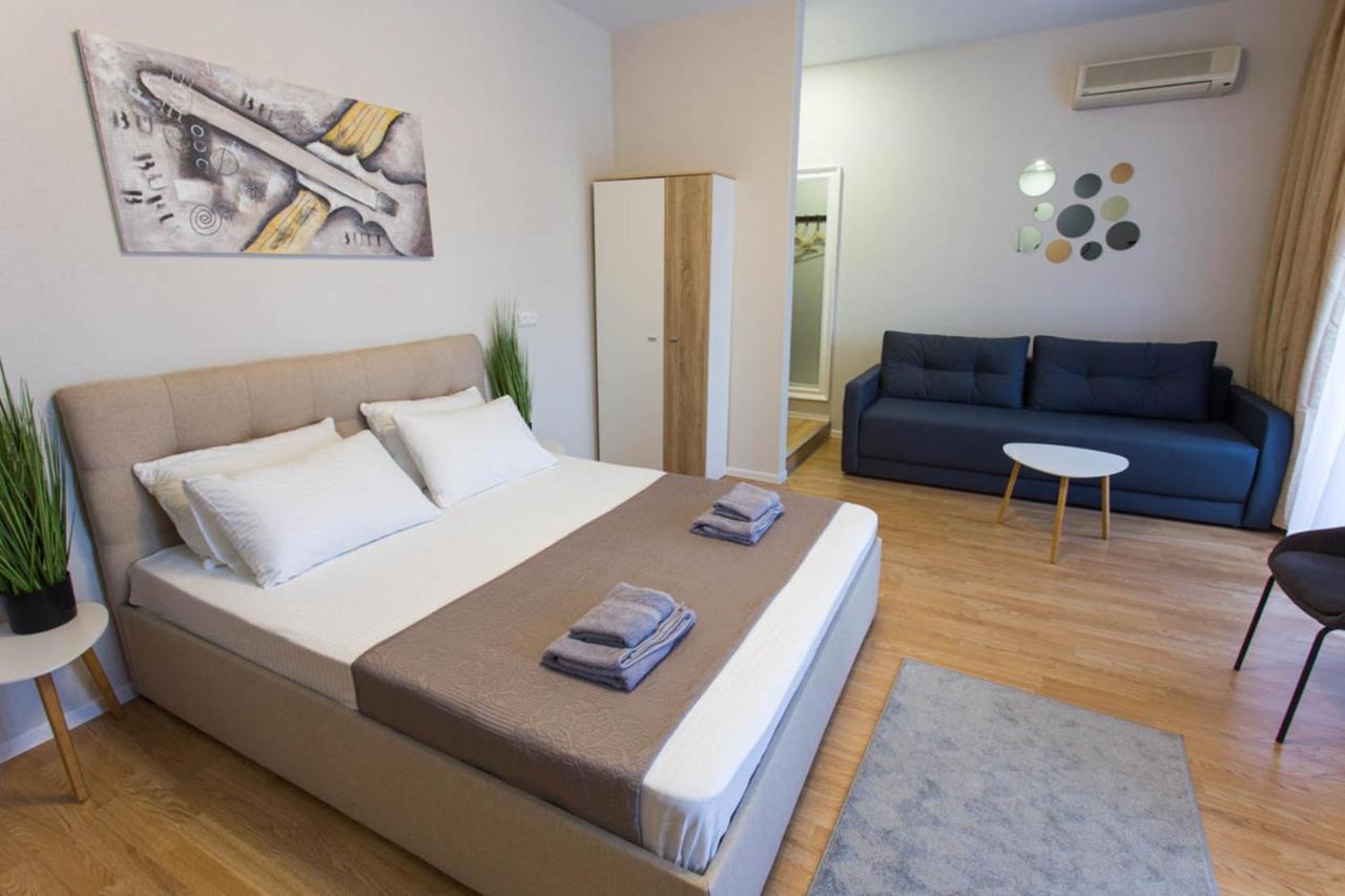 Apartment In The City Center - Gimnasiyna Naberezhna 24A-1 Charkov Exteriér fotografie